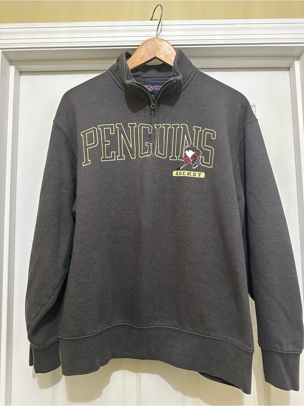 Jansport Men's Gray Penguins Hockey Quarter-Zip Sweatshirt 0017